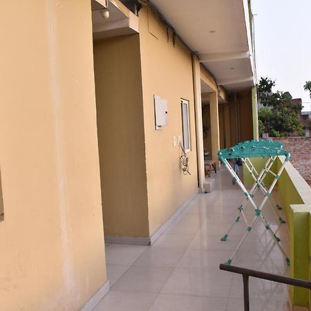 Hotel International & Restaurant Amethi Exterior photo