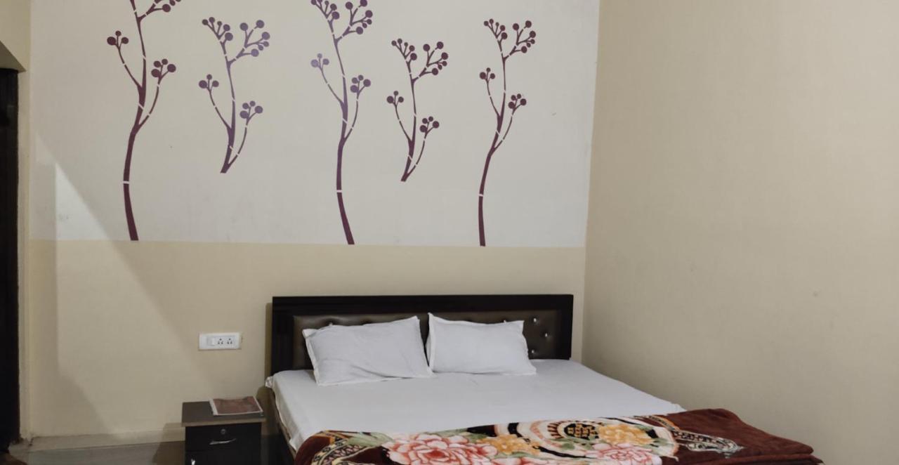Hotel International & Restaurant Amethi Exterior photo